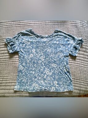 Jane and Delancey Blue Floral Short Sleeve Ruffle Sleeve Top